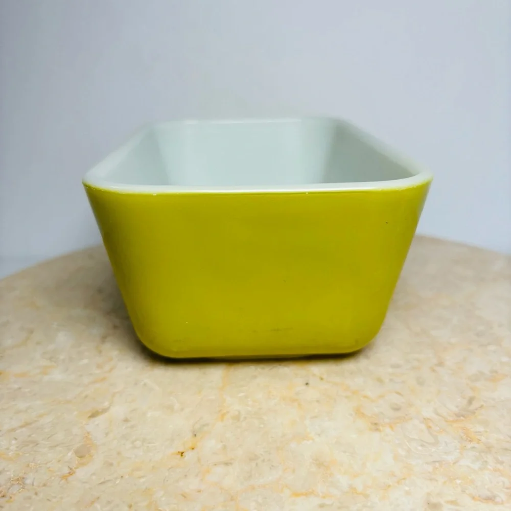 Vintage Pyrex Refrigerator Ovenware Dish Butter Verde Avocado Green 0502 1.5 PT.